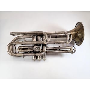 Corneta vocal C.G. Conn C-D-B bemol, rara, de época, de 1912, número de serie 123313 - Restaurada imagen 11