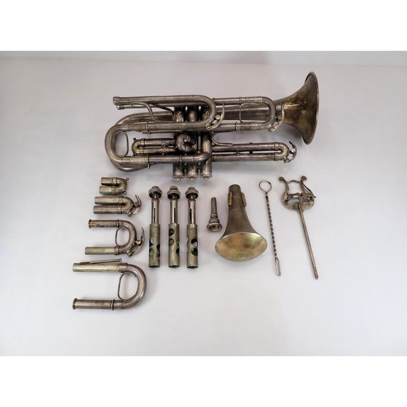 Corneta vocal C.G. Conn C-D-B bemol, rara, de época, de 1912, número de serie 123313 - Restaurada imagen 2