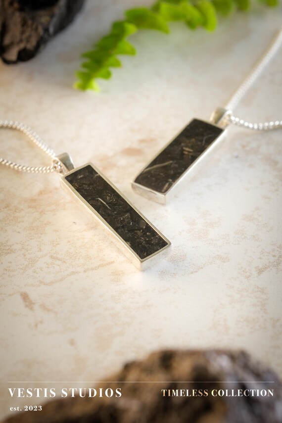 メガロドン サメ 歯 化石 ペンダント ネックレス silver 刻印 本物の