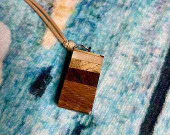 Wood pendant necklace