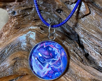 Pour-painted pendant necklace with matching earrings