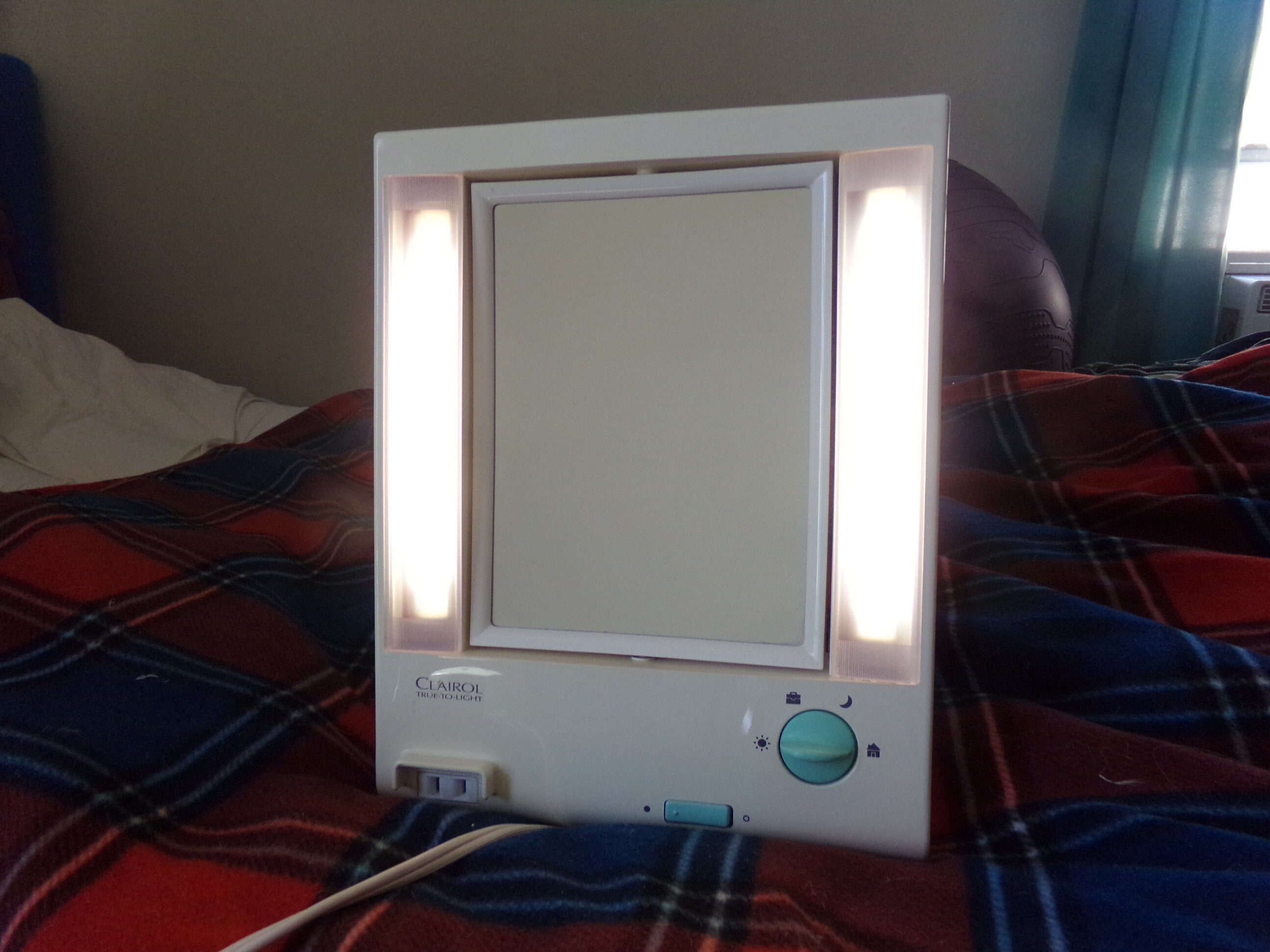 Clairol True to Light Lighted Makeup Double Sided Mirror Model LM7