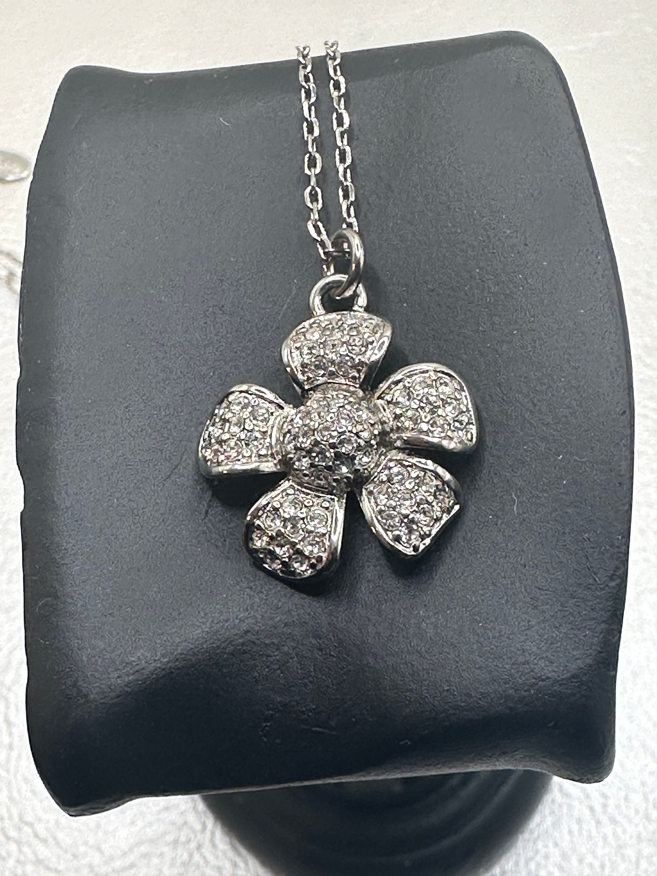 Lia Sophia Jewelry /NWT Lis Sophia Necklace /wild Rose Silver Cut