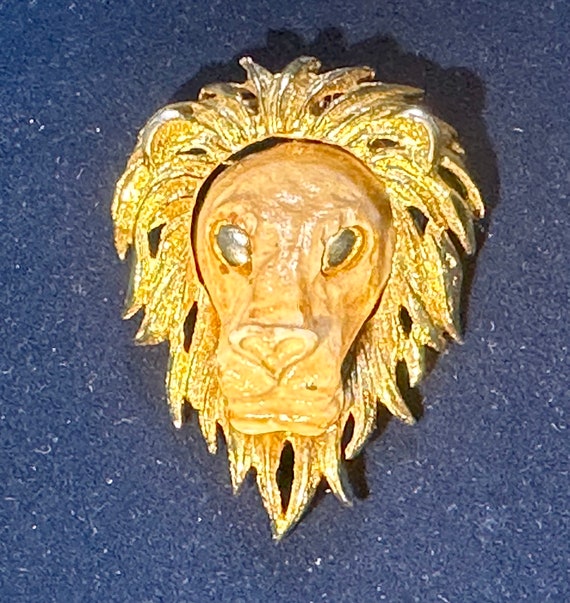 Lion head brooch - see the roar! Beautiful gold s… - image 9