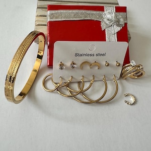 Gold Stainless Steel Jewelry Set – Elegant and Everyday Gift Set with Ring, Earrings and Bracelet