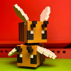 Articulating Toy Bee - 3D Printed Game-Inspired Desk Toy, Customizable Fun Collectible for Gamers & Enthusiasts