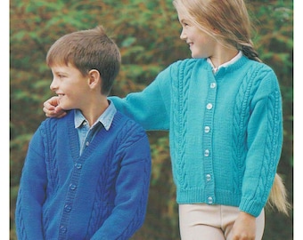 Child's Cardigan Knitting Pattern Cable Design using DK / 8 Ply Yarn (PDF in English)