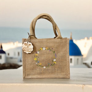 Jute Tasche mit wunderschönen Blumen bestickt. Markt Tasche , personalisierte Tasche , Geschenkidee, maschinenstickerei