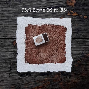 PBr7 Bruin oker [rode tint] - Handgemaakte aquarelverf van kunstenaarskwaliteit in halve en volledige schalen