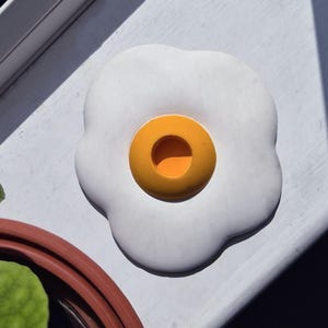 Fried Egg Candle Holder - Quirky Jesmonite Decor - Fun Gift for Egg Lovers - Eco Friendly Handmade Candle Tray