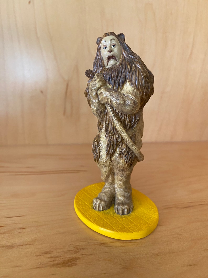 Wizard of OZ Figurine Display Cabinet 20 Characters - Etsy