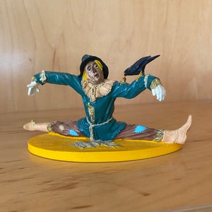Wizard of OZ Figurine Display Cabinet 20 Characters - Etsy