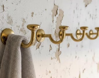 Gancho de latón macizo sin lacar, gancho de pared con pátina antigua