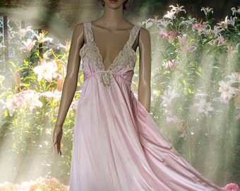 Size M Vintage Kayser long nightgown pink,  very sexy, never used.