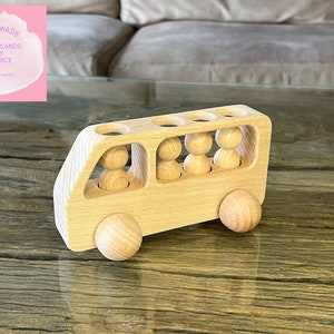 Houten speelgoedbusje, houten rollend autospeelgoed, houten Montessori kinderspeelgoed, doe-het-zelf aanpasbaar speelgoed, houten puzzelwagen met figuren afbeelding 6