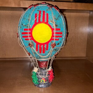 Sculpture hot air balloon
