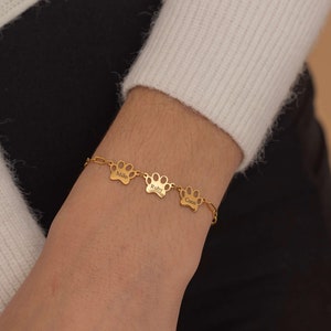 Engraved Paw Print Bracelet, Gift for Pet Lovers, Pet Memorial Gift, Pet Name Bracelet, Pet Keepsake Jewelry, Paw Bracelet,Dog Mom, Cat Mom
