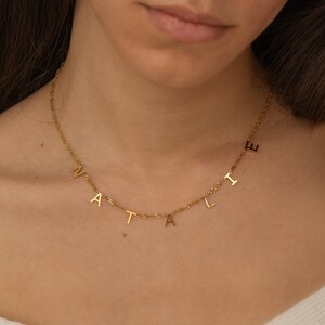 Collar de nombre personalizado, collar inicial, collar de letras personalizadas, regalos de esposa, regalos para mamá, regalo de Navidad minimalista, único hecho a mano
