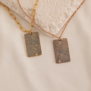 Gold Fingerprint Personalized Charm Necklace Couples Necklace Personalized Jewelry Fingerprint Jewelry Minimalist Necklace Custom Engraved