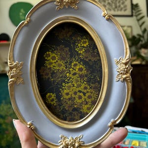 Hand-Painted Daisy Gouache Painting - Vintage Style Frame
