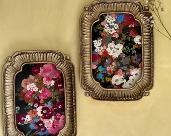 Juego de 2 cuadros florales vintage con marcos dorados ornamentados, decoración estilo cottagecore.