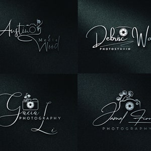 Può includere: Quattro design di logo fotografici in scrittura bianca su sfondo scuro strutturato. Ogni logo include un'icona della fotocamera con accenti floreali. I loghi presentano i nomi: Austin, Debrisc Watlei, Garcia Li e Jamal Fiorren.