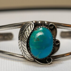 Vintage Navajo 925 IJC Signed Turquoise Feather Split Shank Cuff Bracelet
