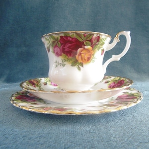 Royal Albert - Old Country Roses Trio 1960s