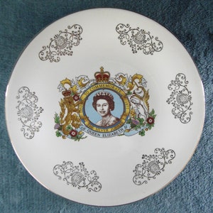 Queen Elizabeth II Silver Jubilee Commemorative Plate 1977