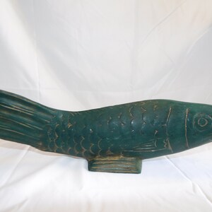 Ornamento de manto de peixe Koi carpa autônomo de madeira maciça esculpida à mão vintage