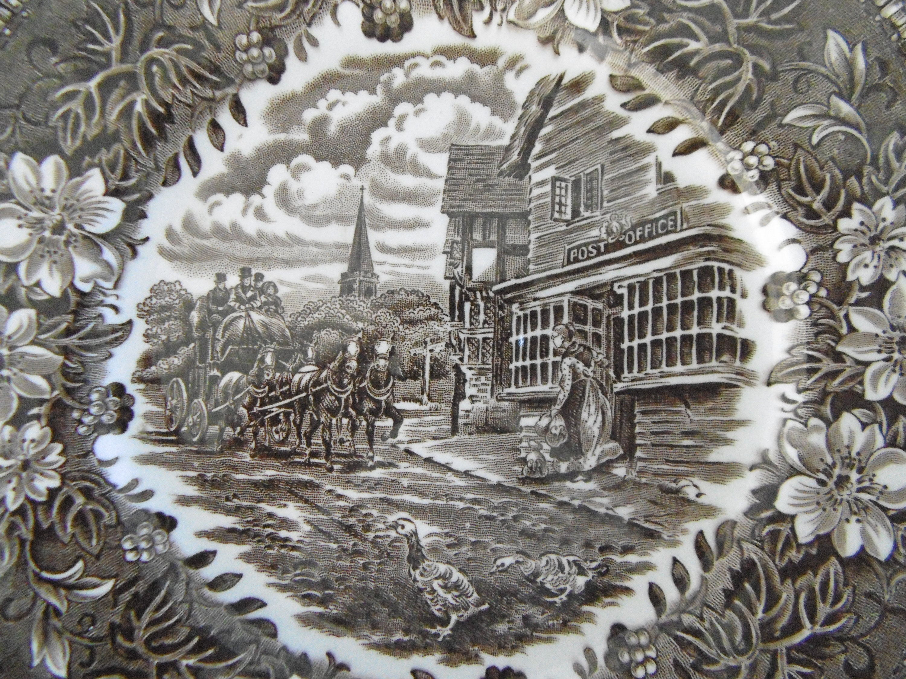 Coaching Tavern - Royal Tudor Ware Plate, Hand Engraved by W.N.