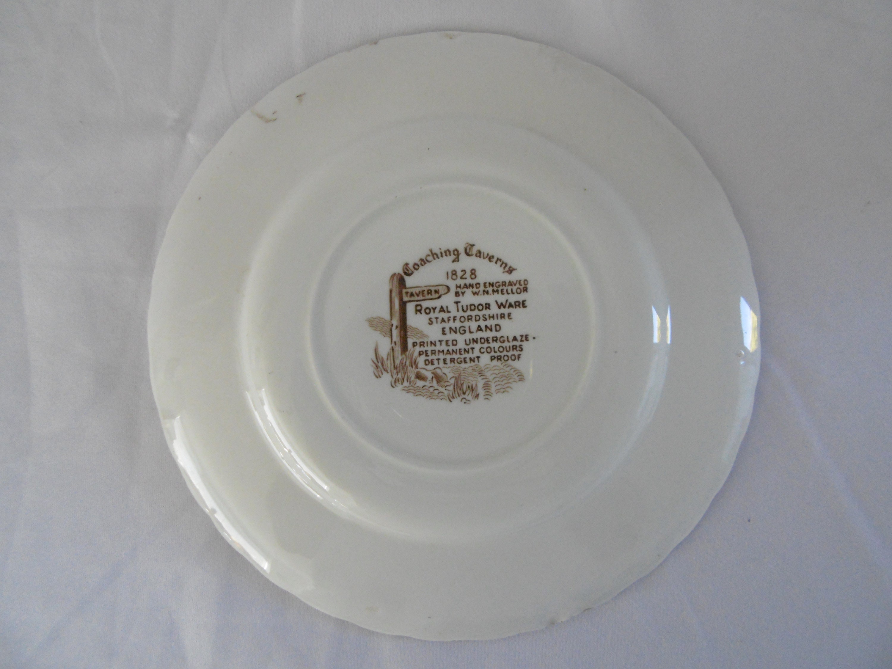 Coaching Tavern - Royal Tudor Ware Plate, Hand Engraved by W.N.