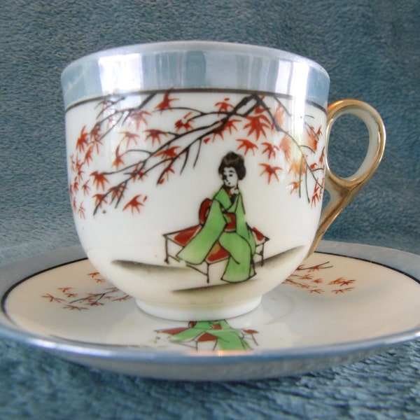 Taza y platillo japonés Fairylite de los años 50