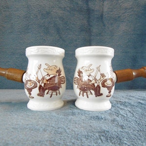 Kitsch Salt and Pepper shakers with wooden handle - Japan 1970s