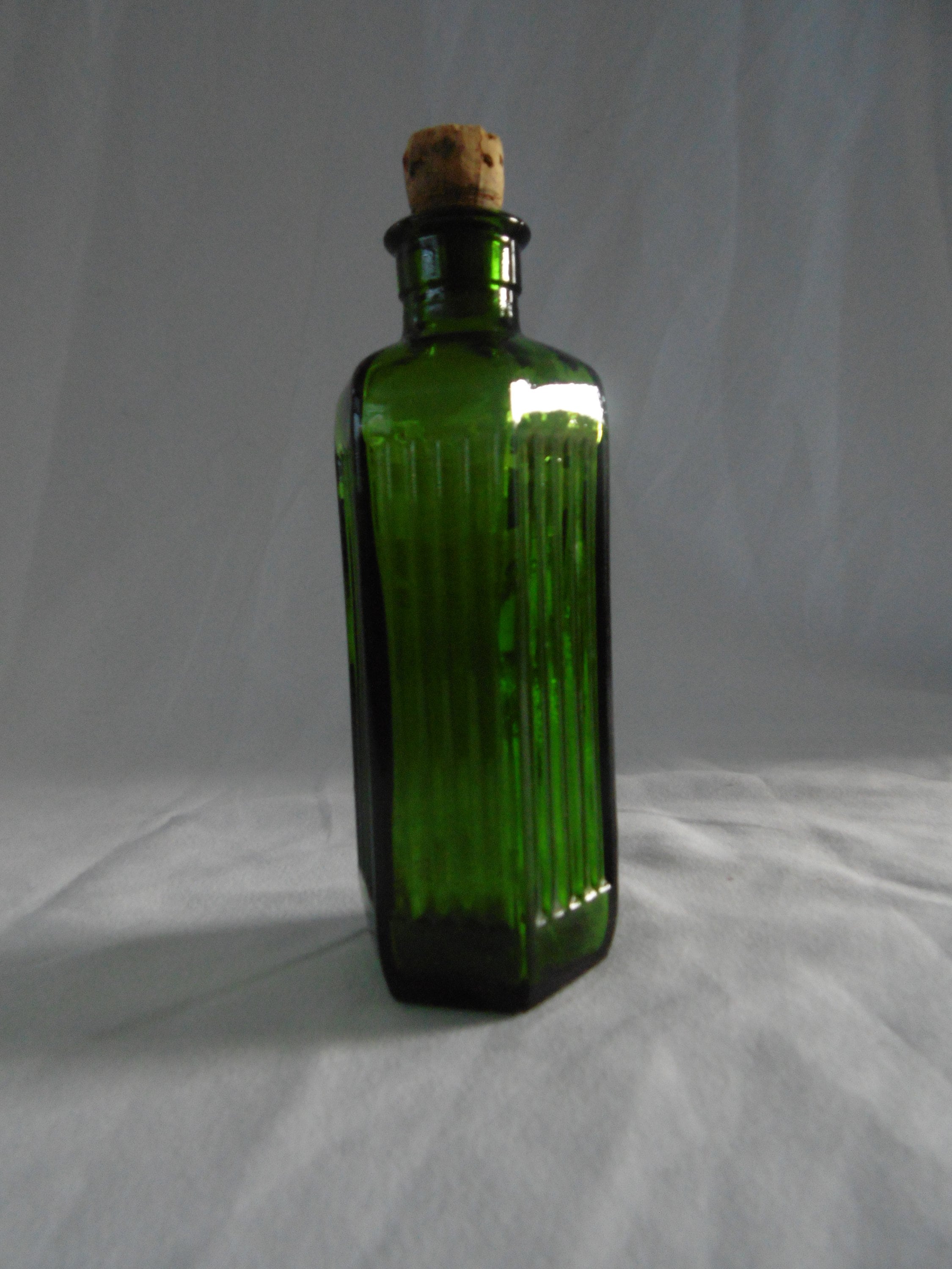 緑色のガラス毒瓶 19世紀 - Etsy 日本