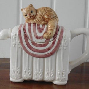 Novelty Ginger Cat on a Radiator Teapot 1980s
