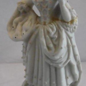 Figurine of Georgian lady - 19th Century