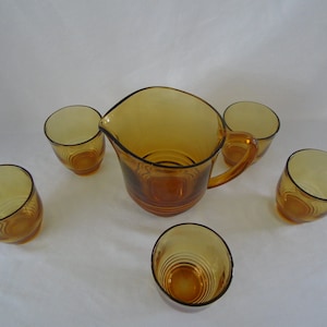 Ribbed Amber Glass Water Jug and 5 glasses 1930s