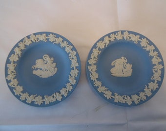 2 assiettes Aurore et les trois grâces en jaspe Wedgwood