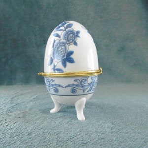 Porcelain blue and white trinket egg with hinged lid 1980s