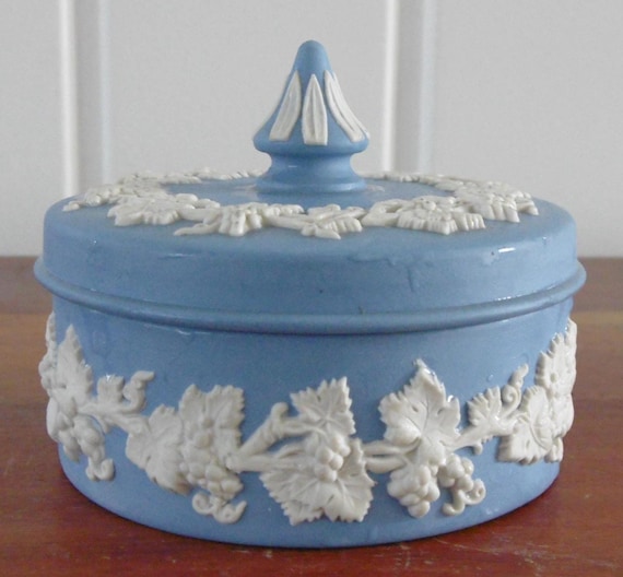 ウェッジウッド ジャスパーウェア 蓋付き小物皿 1968年 - Etsy 日本