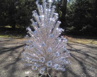 Árbol de Navidad vintage Evergleam de aluminio plateado de lujo con pompones, 95 ramas y caja.