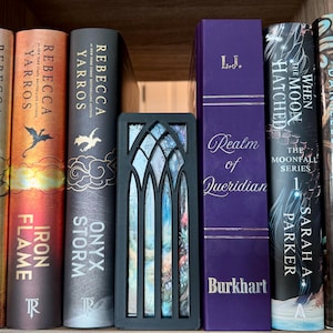 Book Nook Bookmark Display – Gothic Cathedral Window Bookshelf Insert, Bookmark Storage Organizer, Book Lover Gift, Bookmark Holder