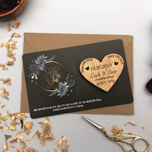 Save The Date Hochzeitsmagneten, Holzschild mit Herz, Holzherz, Save The Dates, Einzigartige Hochzeitsansage, Freier Umschlag