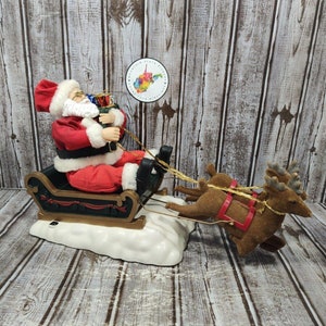 VTG Gemmy Animated Santa On Sleigh Felt Reindeer Christmas Musical North Pole