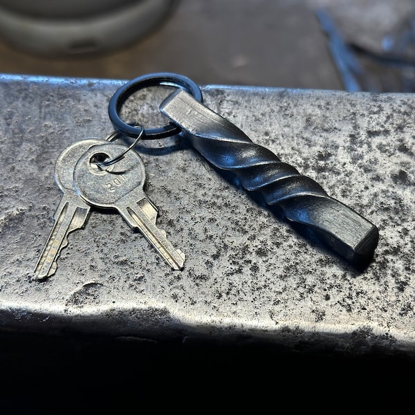 Twisted metal Keychain - Hand forged unique Blacksmith made
