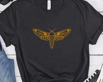 T-shirt med illustration av malar, tryckt insektskonst, naturinspirerad t-shirt, entomologisk t-shirt med grafisk design, nattlig insektsmode