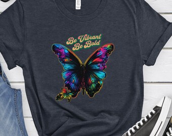 Camiseta de mariposa colorida con texto inspirador Camiseta gráfica de mariposa con cita motivacional Mariposa vibrante y audaz Camiseta inspiradora