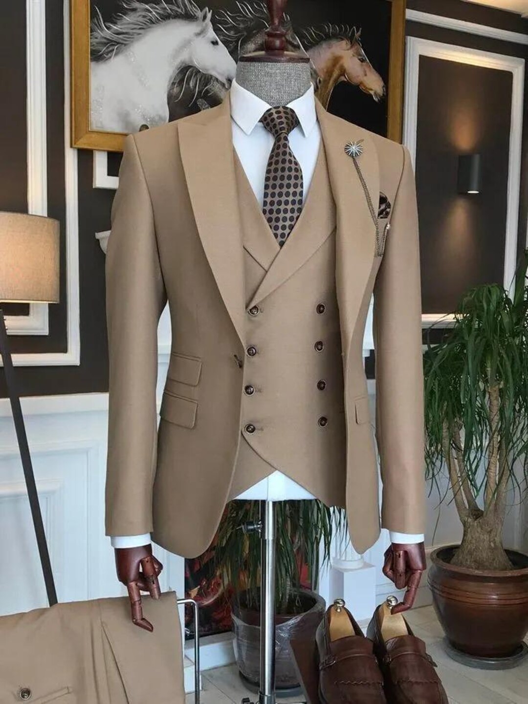 Gorgeous Three-Piece Men Suit Notch Lapel Prom Outfit for Men main image 1