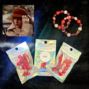 Freundschafts Armbänder Kit - Rot - Swiftie DIY Armband | T Swift | ERAS Runde | Gastgeschenke Perlen-Set | Buchstaben & String inklusive